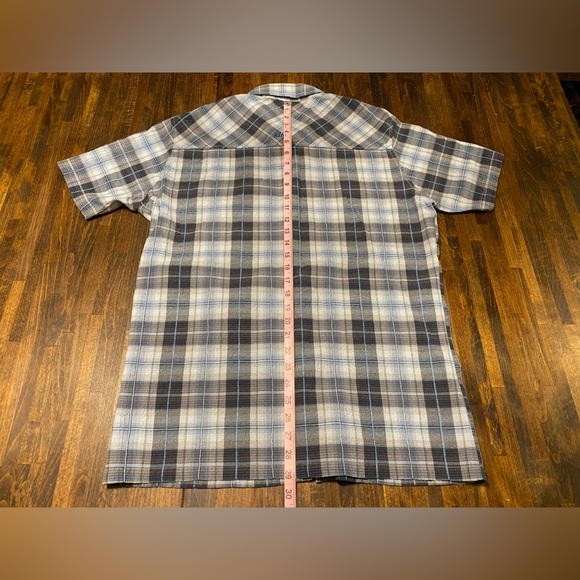 Kühl Short Sleeve Button Down Shirt Mens Medium Blue Gray Plaid Pocket - Picture 8 of 8